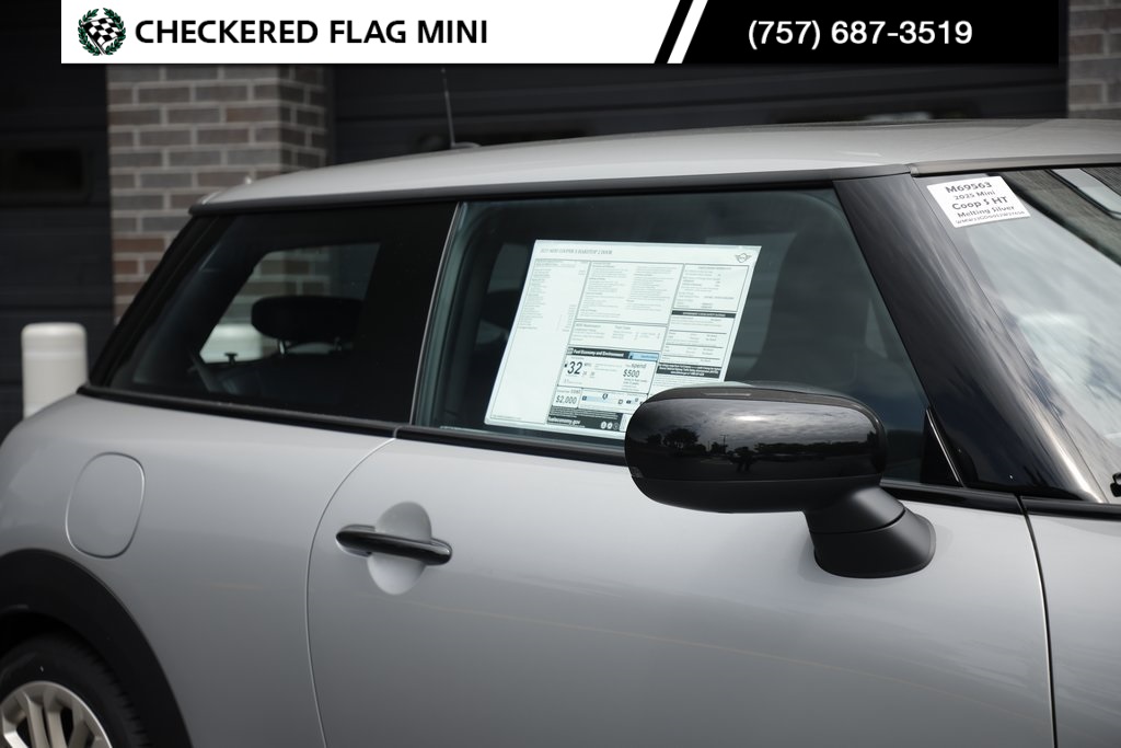 2025 Mini Cooper 2 Door Hardtop Signature photo 4