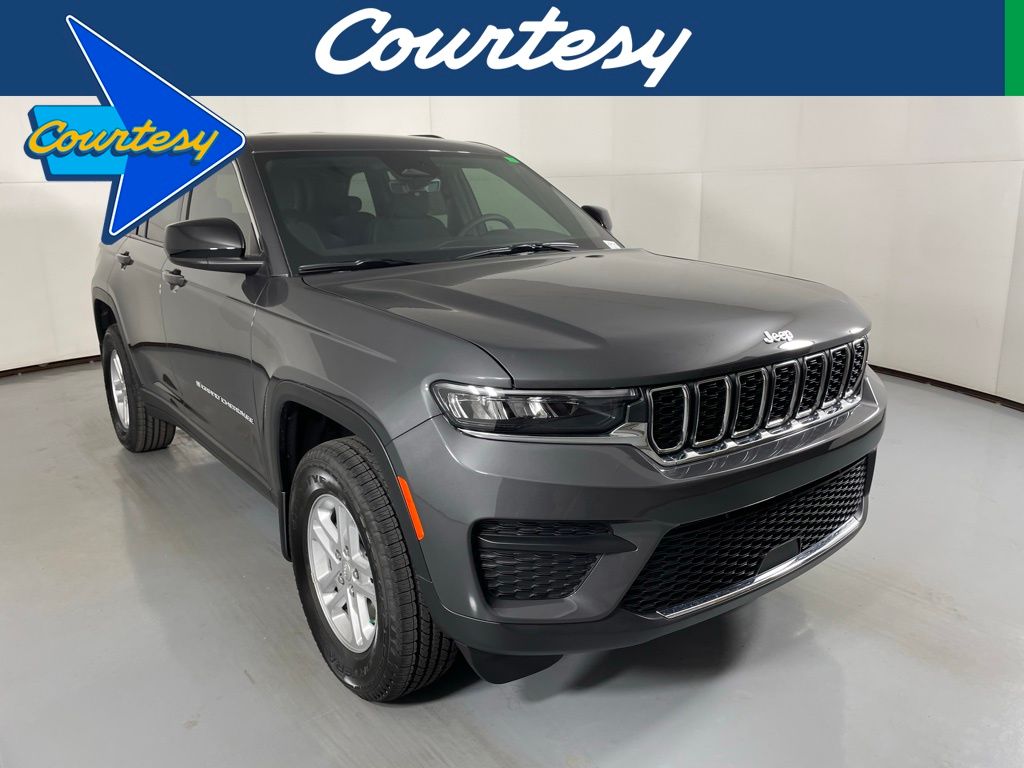 2025 Jeep Grand Cherokee Laredo's photo