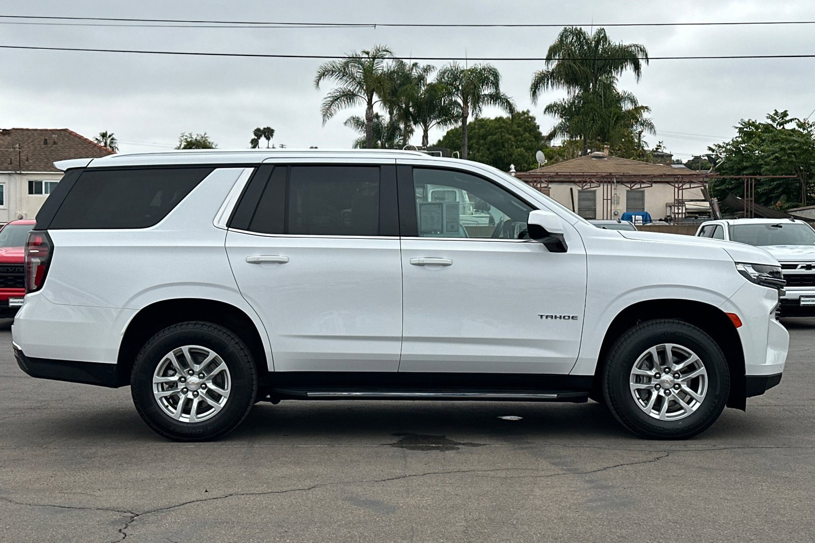 2023 Chevrolet Tahoe LT photo 3