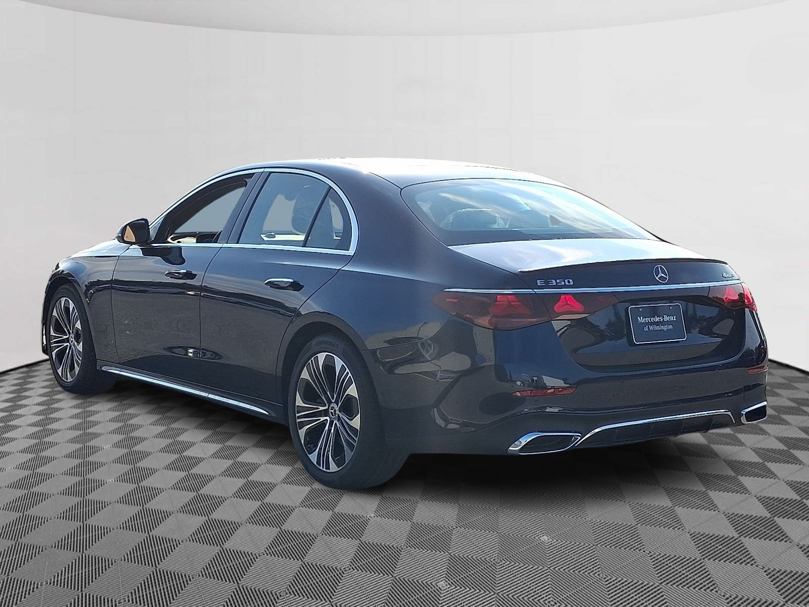 2026 Mercedes Benz E 350 4MATIC Sedan photo 4