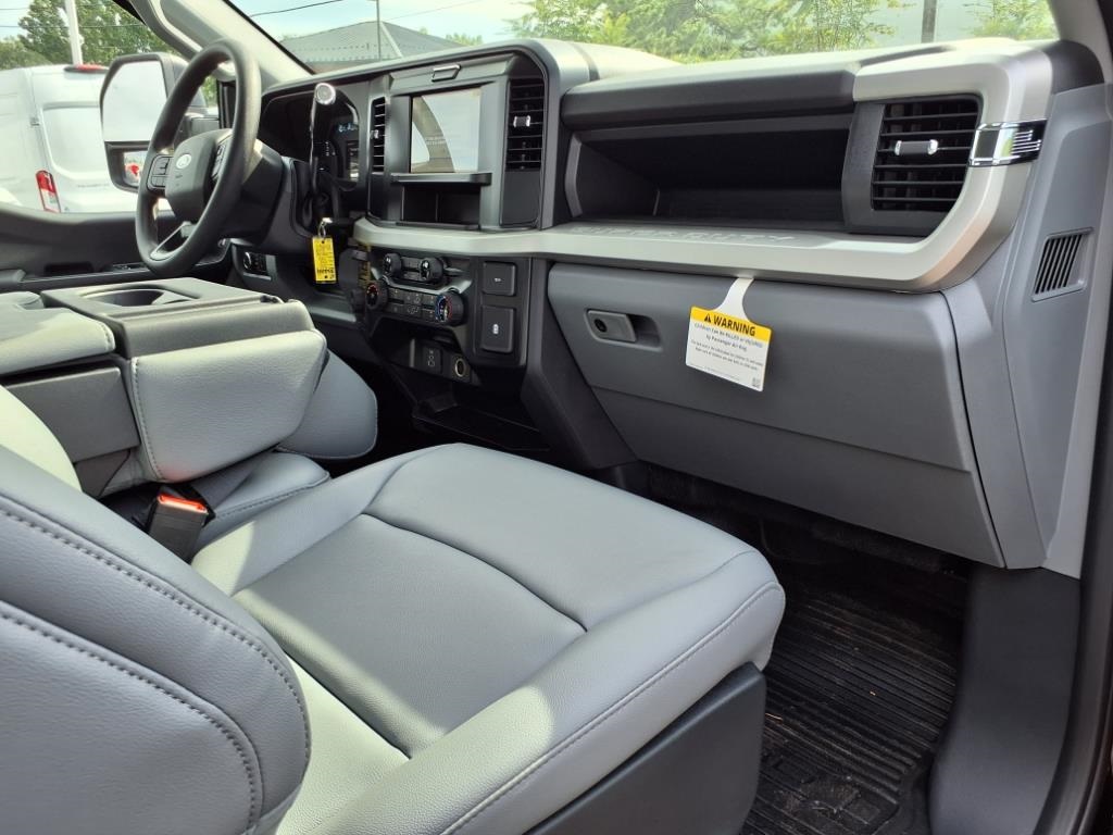 2025 Ford F-350 photo 10