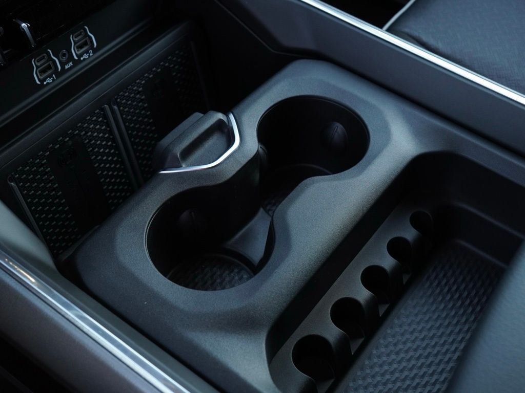 New 2026 Ceramic Gray Clear-Coat Exterior Paint RAM Laramie image 16