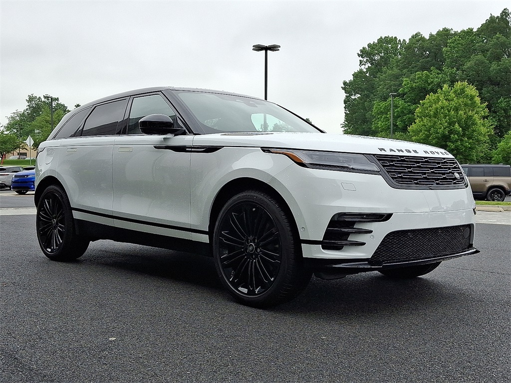 2026 Land Rover Range Rover Velar SE photo 4