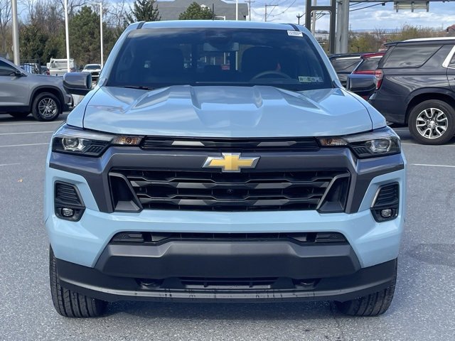 2026 Chevrolet Colorado LT photo 2