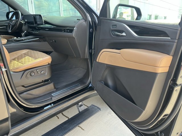 2023 Cadillac Escalade ESV Premium Luxury photo 16