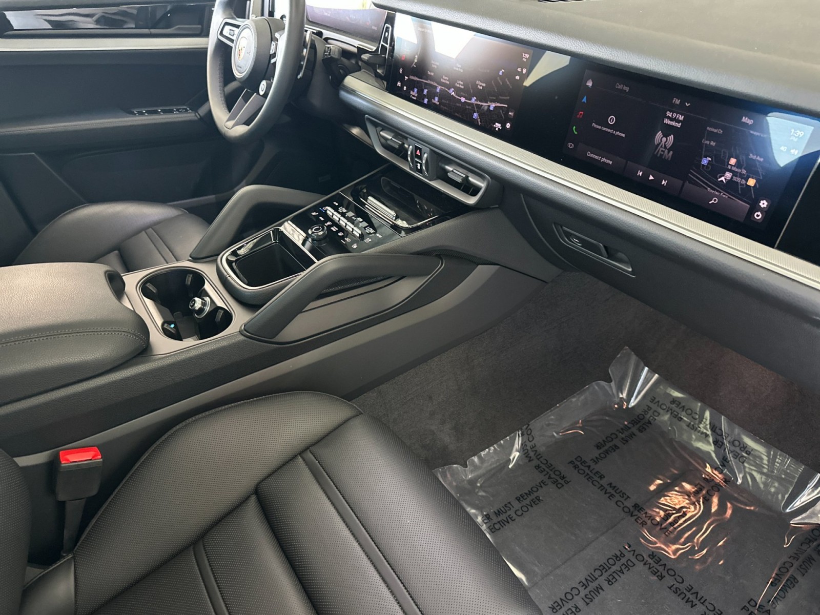 2025 Porsche Cayenne S photo 13