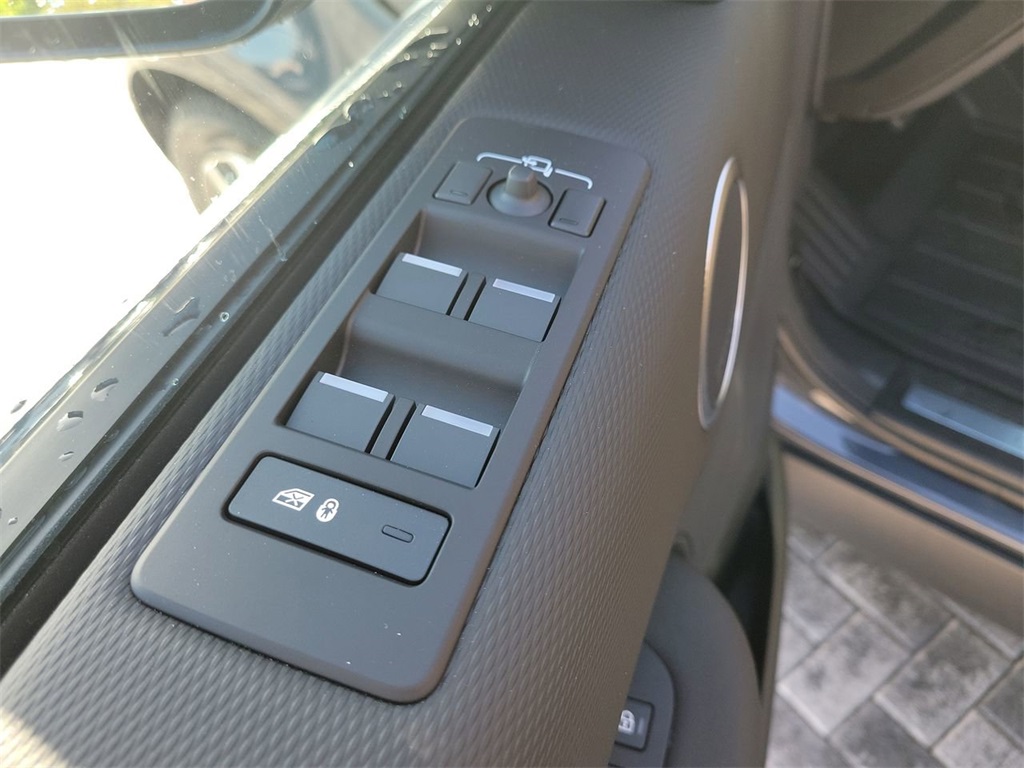 2025 Land Rover Discovery SE photo 24