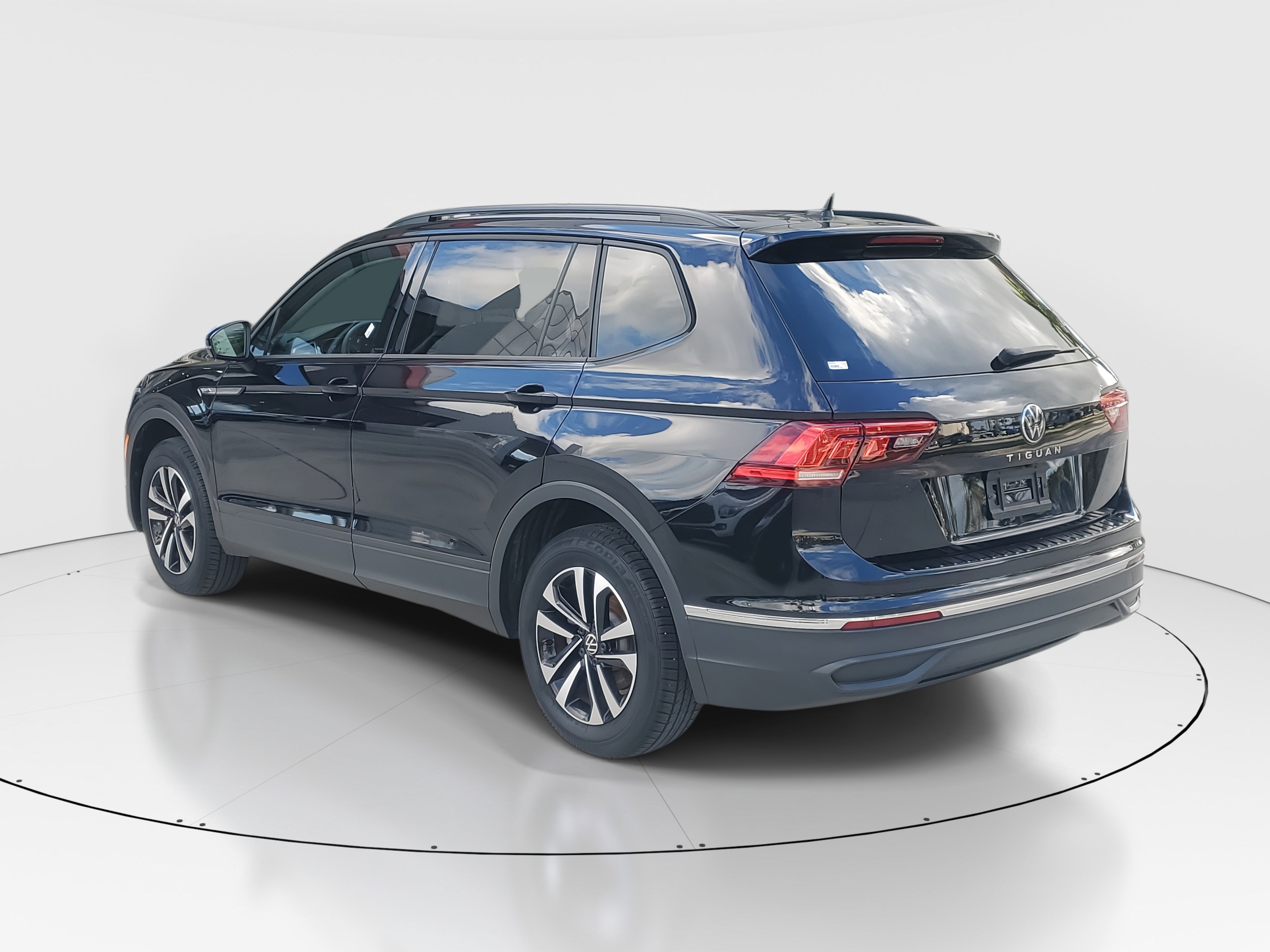 2023 Volkswagen Tiguan S photo 6