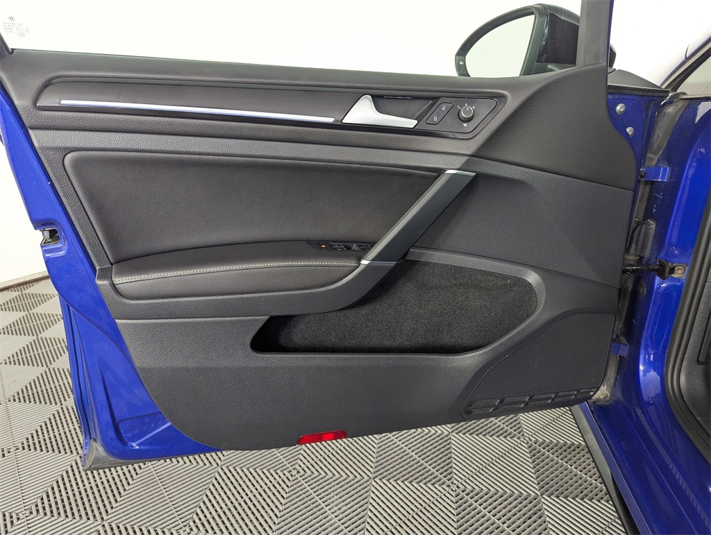 2018 Volkswagen Golf R 4Motion photo 14