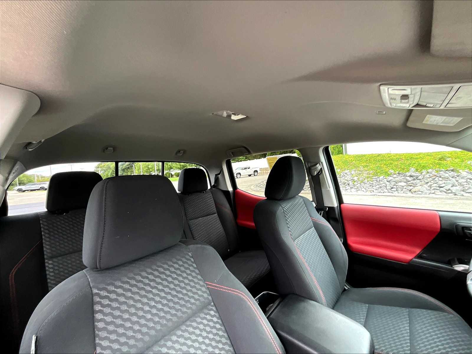2023 Toyota Tacoma SR5 photo 22