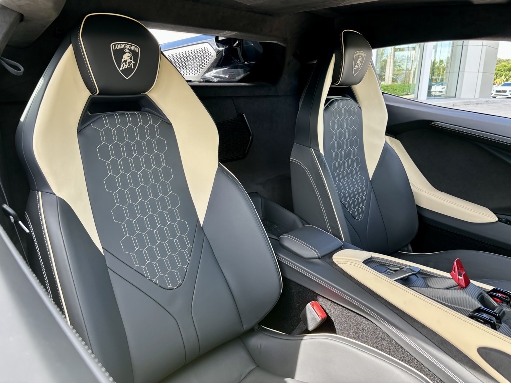 2024 Lamborghini Revuelto photo 25