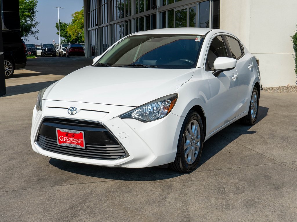 2018 Toyota Yaris iA Base photo 3