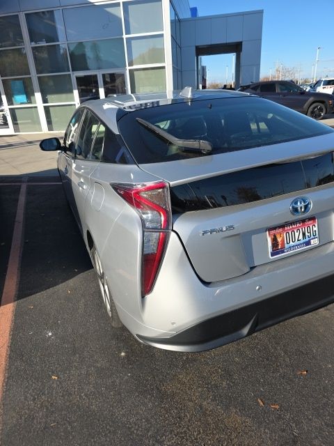 2018 Toyota Prius Four Touring photo 4