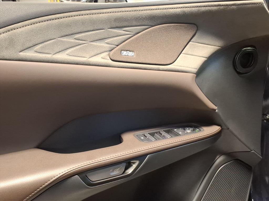 2026 Lexus RX 450h+ Luxury AWD photo 4