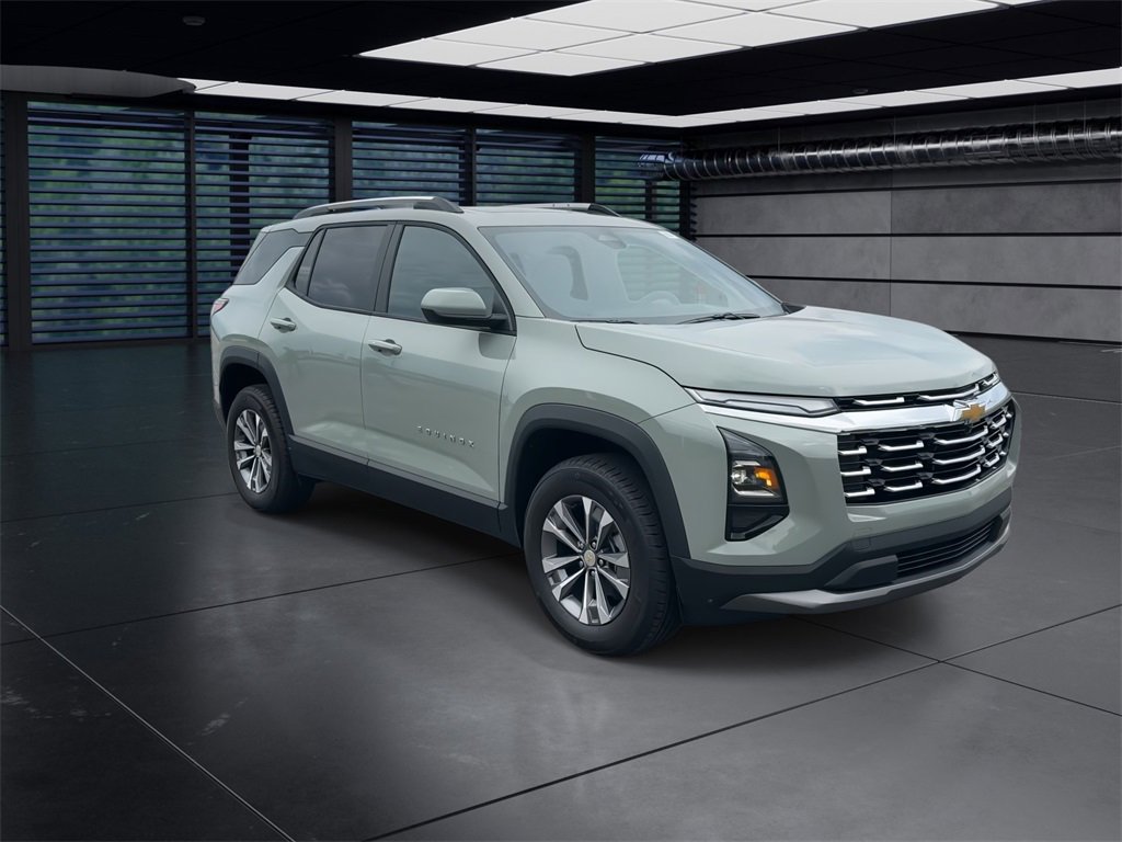 2026 Chevrolet Equinox LT photo 2