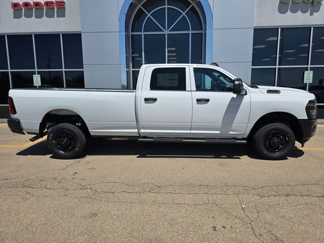 2025 Ram 2500 Tradesman photo 2