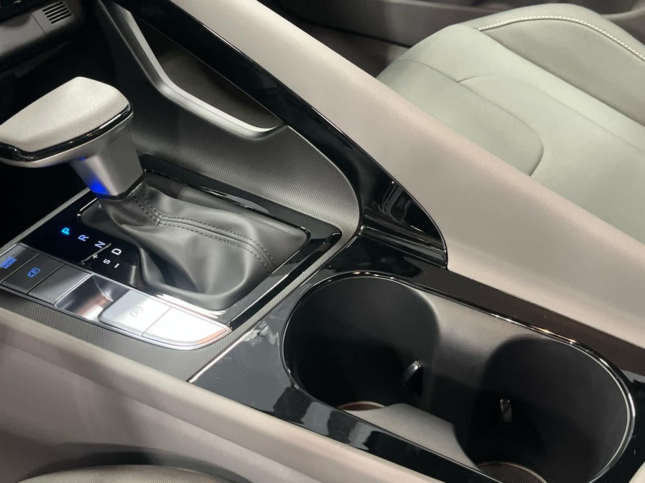 2025 Hyundai Elantra Hybrid Blue photo 35