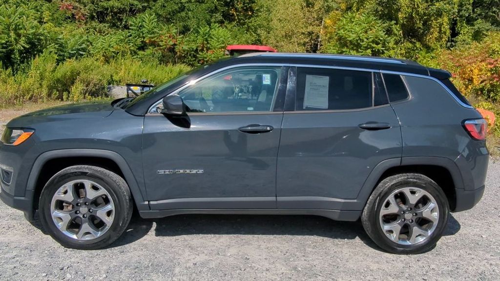 2017 Jeep Compass Limited photo 2