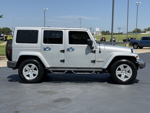 2012 Jeep Wrangler Unlimited Sahara photo 8