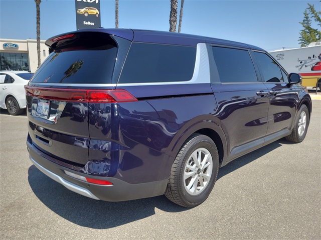 2022 Kia Carnival LXS photo 4