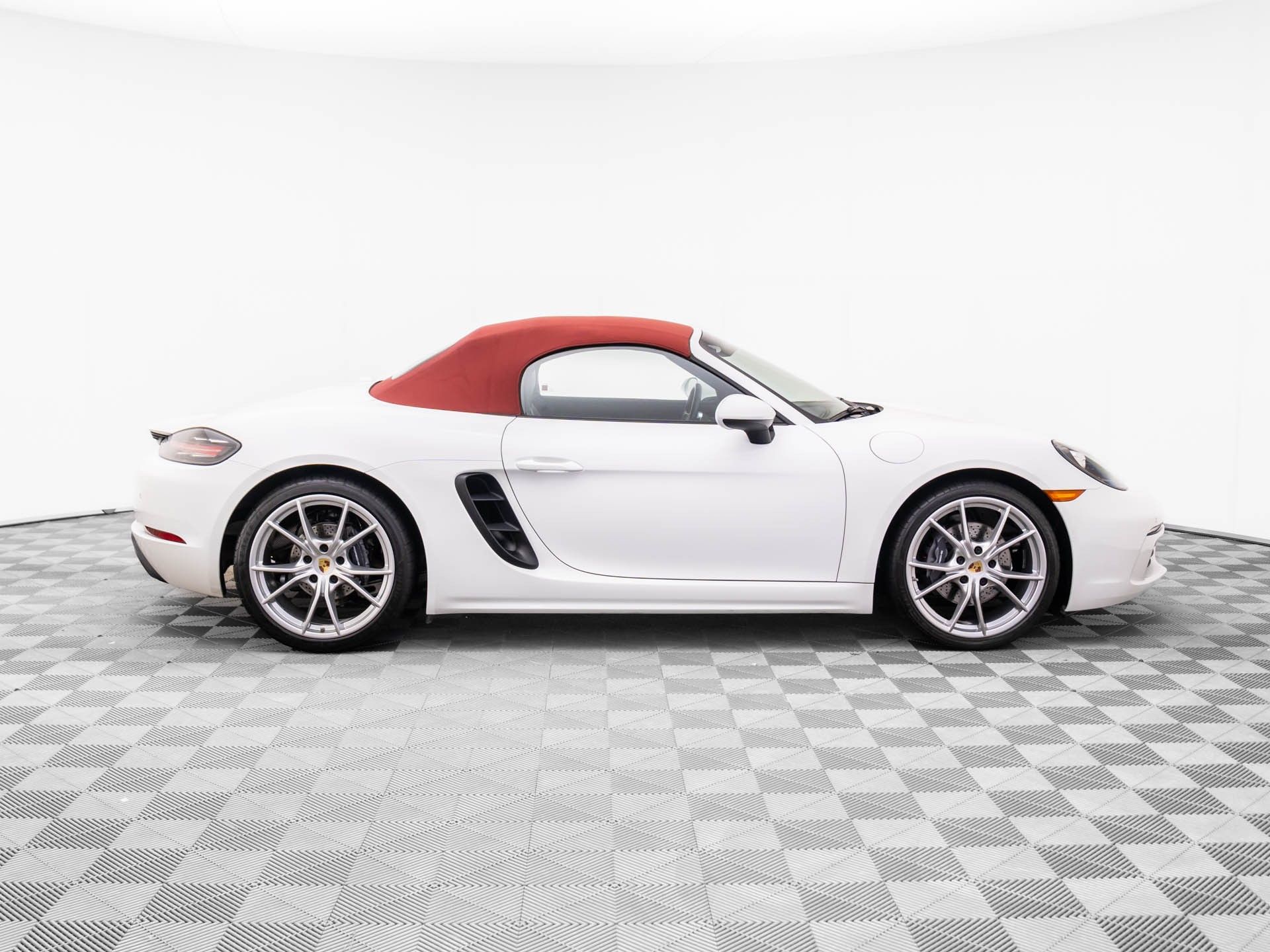 2019 Porsche Boxster photo 7
