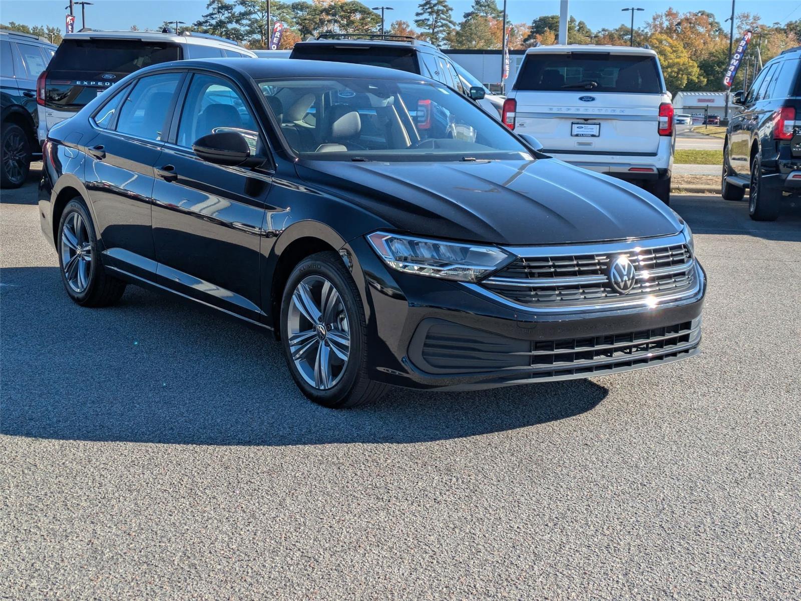 2024 Volkswagen Jetta SE photo 3