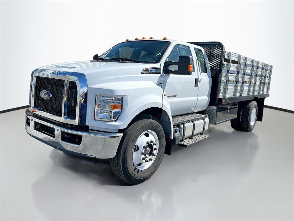 2026 Ford F-650 Base SuperCab photo 4