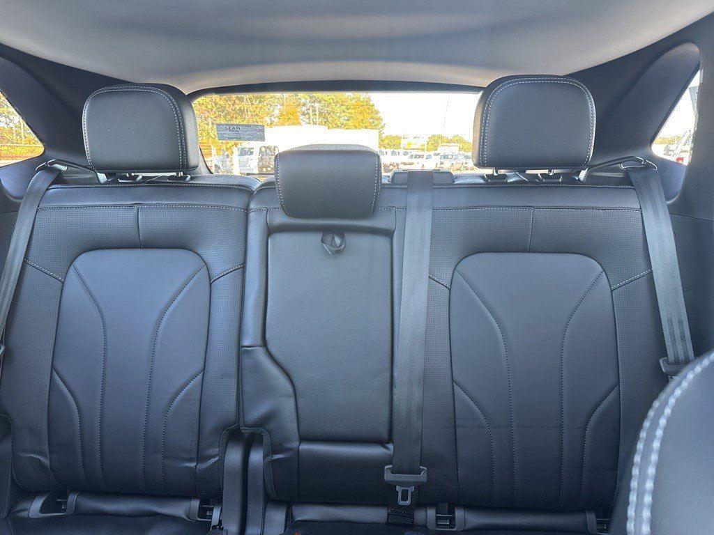 2025 Ford Escape Plug-In Hybrid photo 37