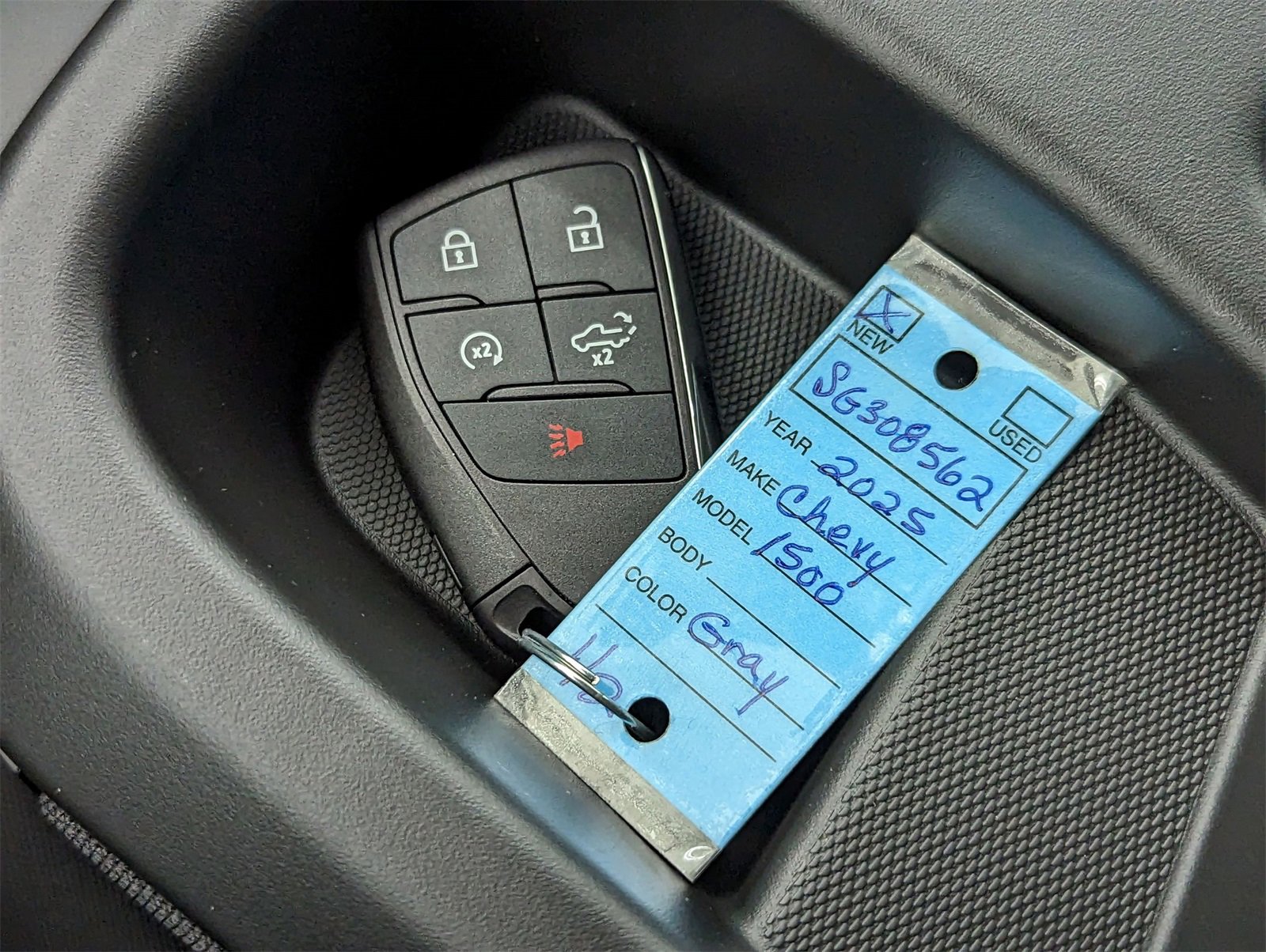 2025 Chevrolet Silverado 1500 LT photo 32