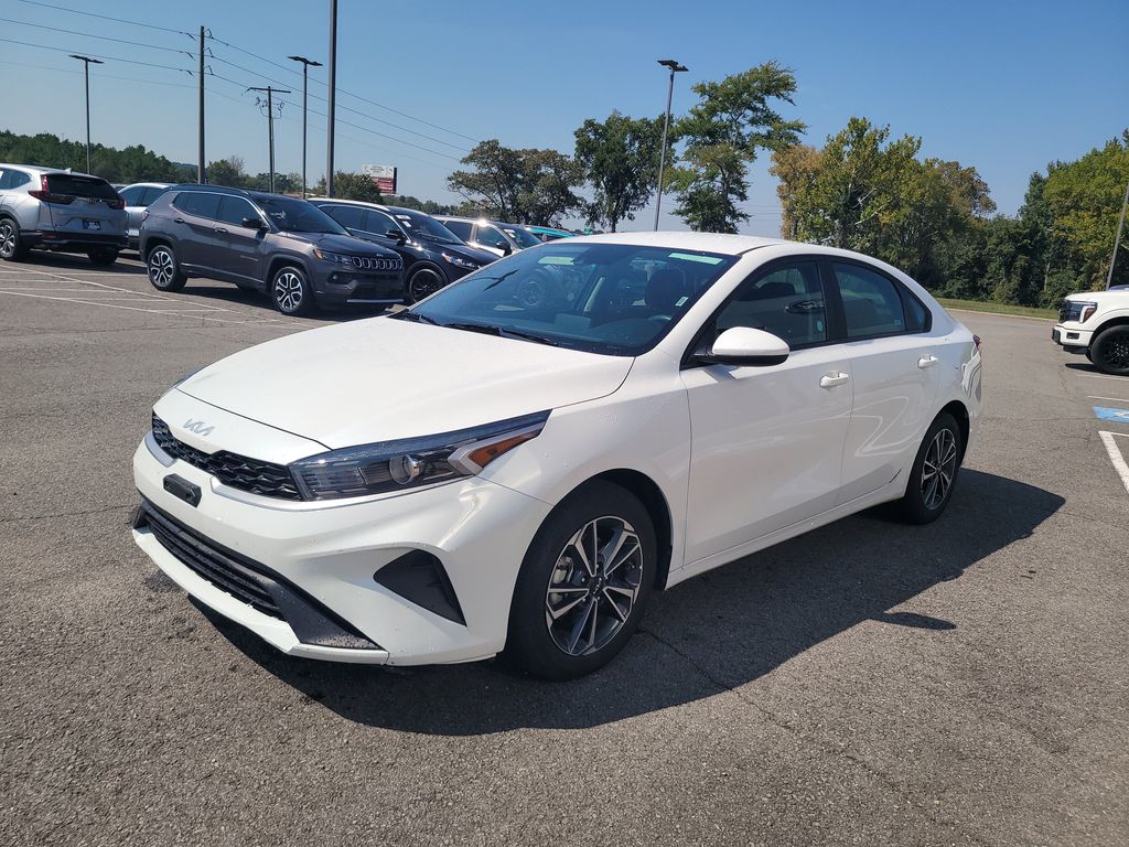 2024 Kia Forte LXS photo 7