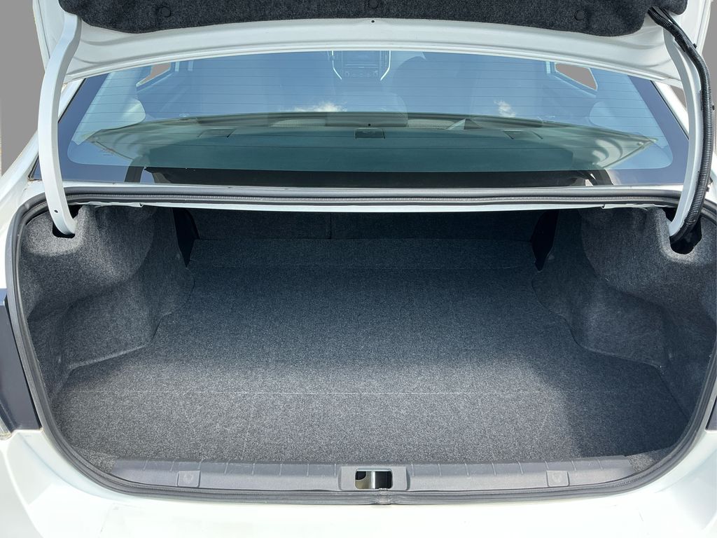 2021 Subaru Impreza Base photo 9