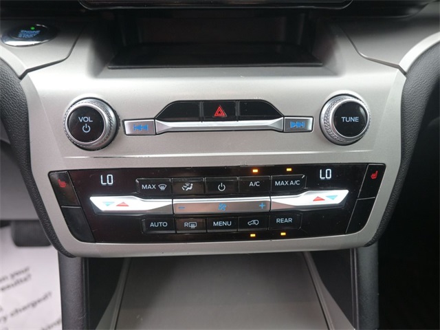 2021 Ford Explorer XLT photo 3