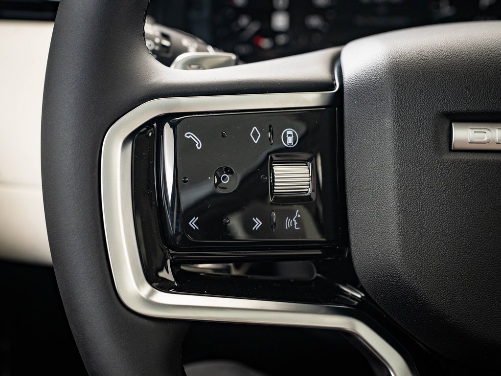 2025 Land Rover Discovery Sport S photo 21