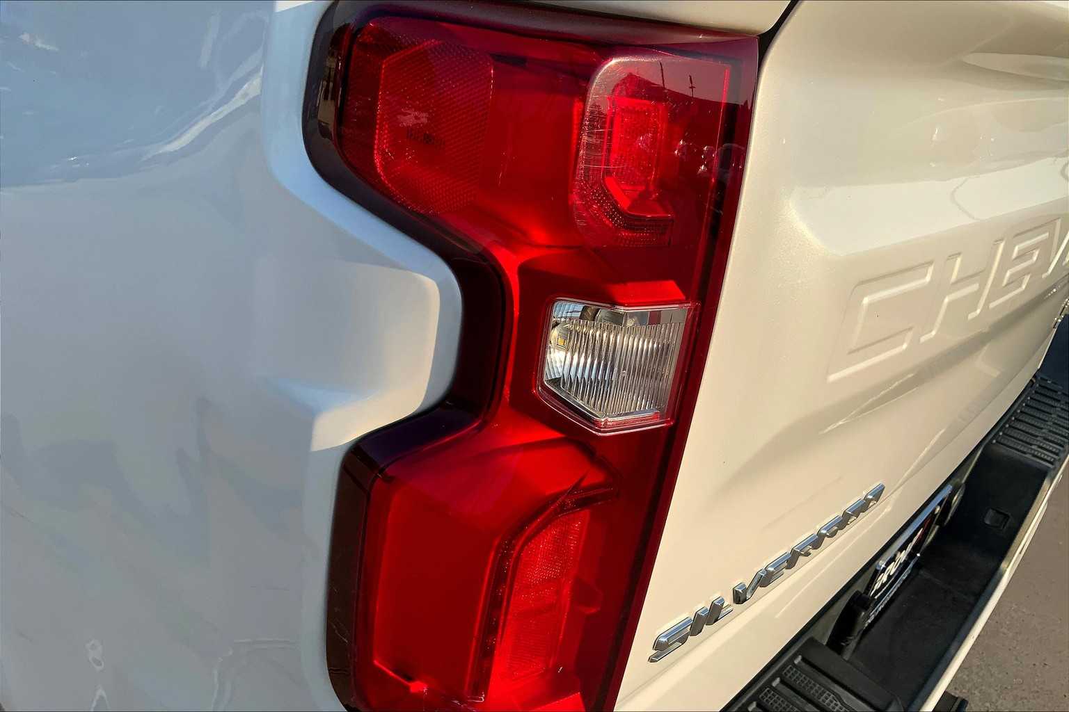 2019 Chevrolet Silverado 1500 High Country photo 26