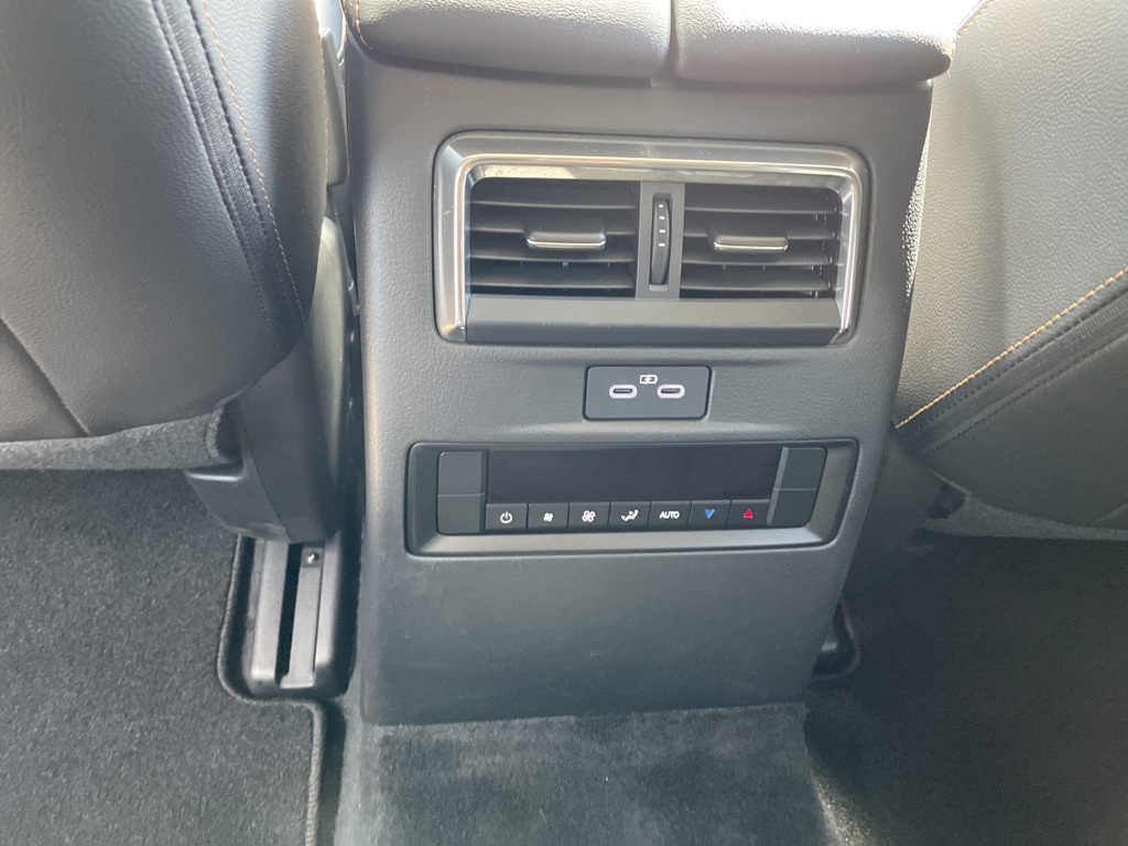 2025 Mazda CX-70 Premium photo 9