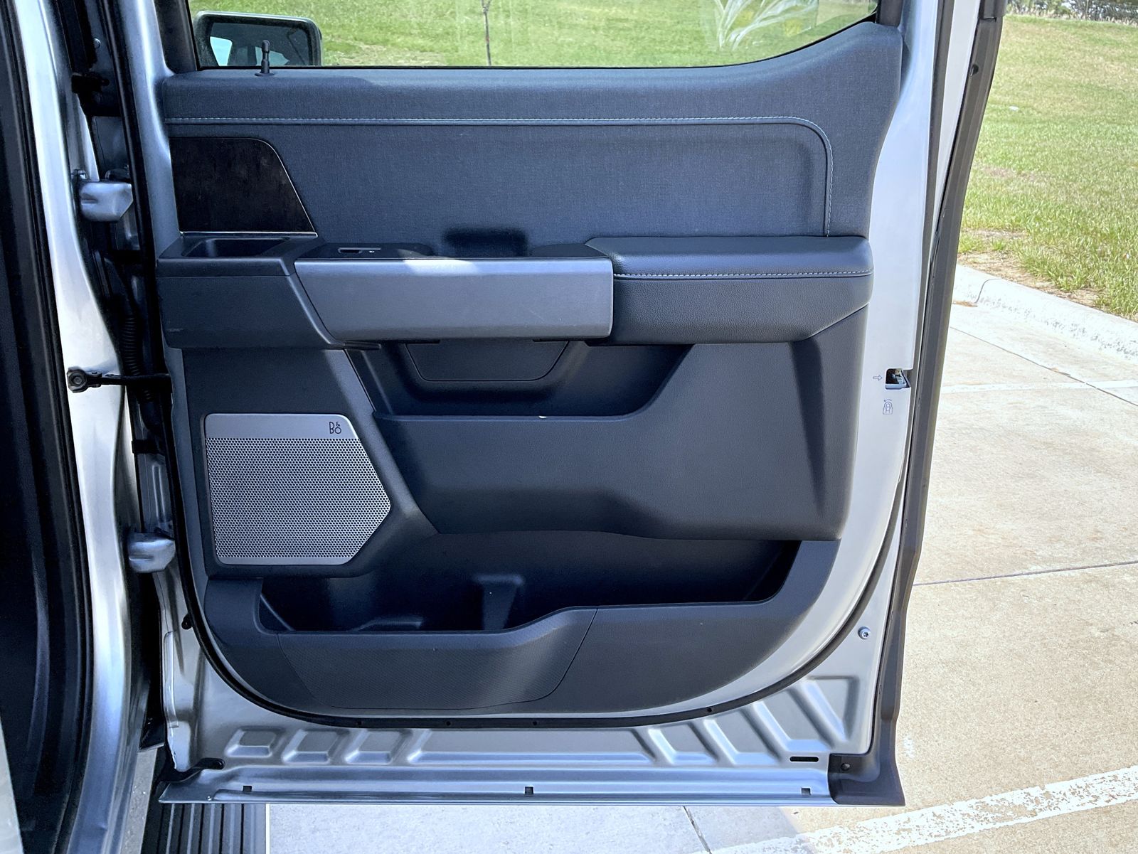 2023 Ford F-150 Lariat photo 17