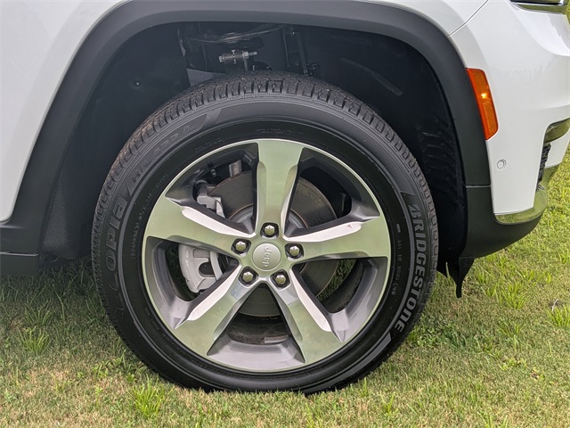 2025 Jeep Grand Cherokee Limited photo 9