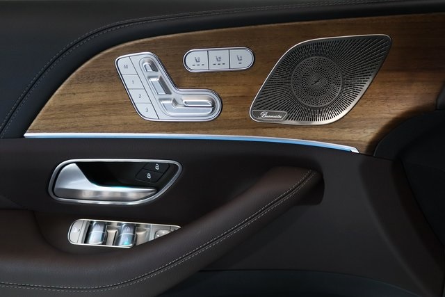 2022 Mercedes Benz GLS 580 4MATIC photo 2