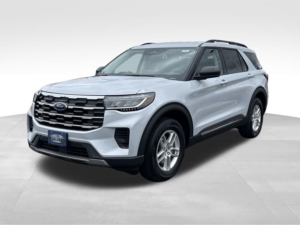 2025 Ford Explorer photo 2