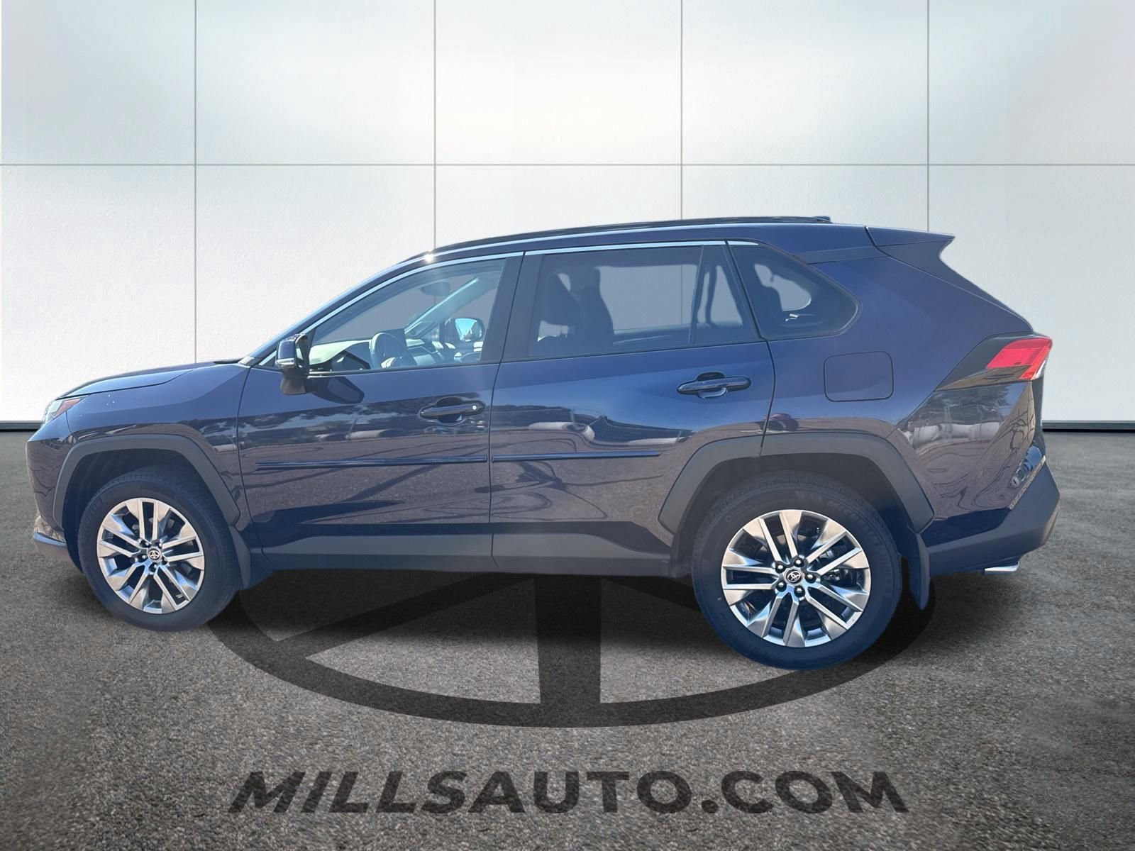 2024 Toyota RAV4 XLE Premium photo 6