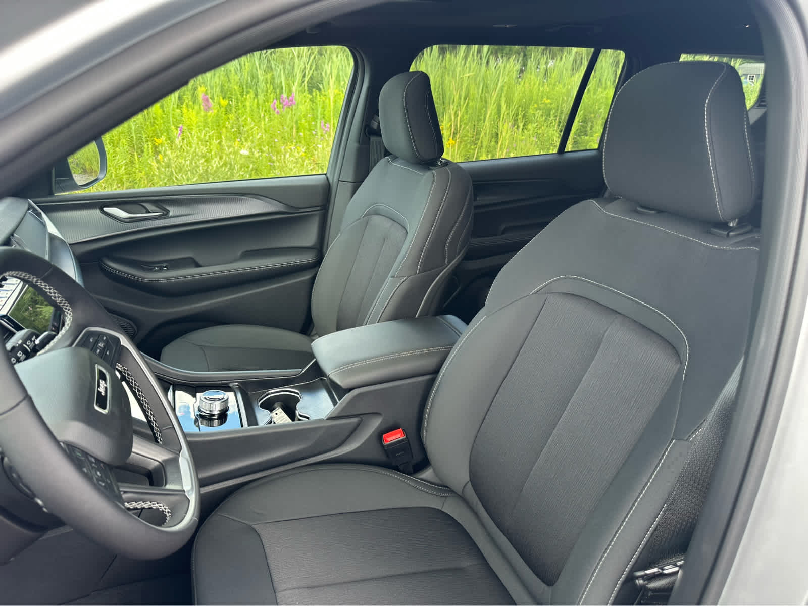 2025 Jeep Grand Cherokee Laredo X photo 17
