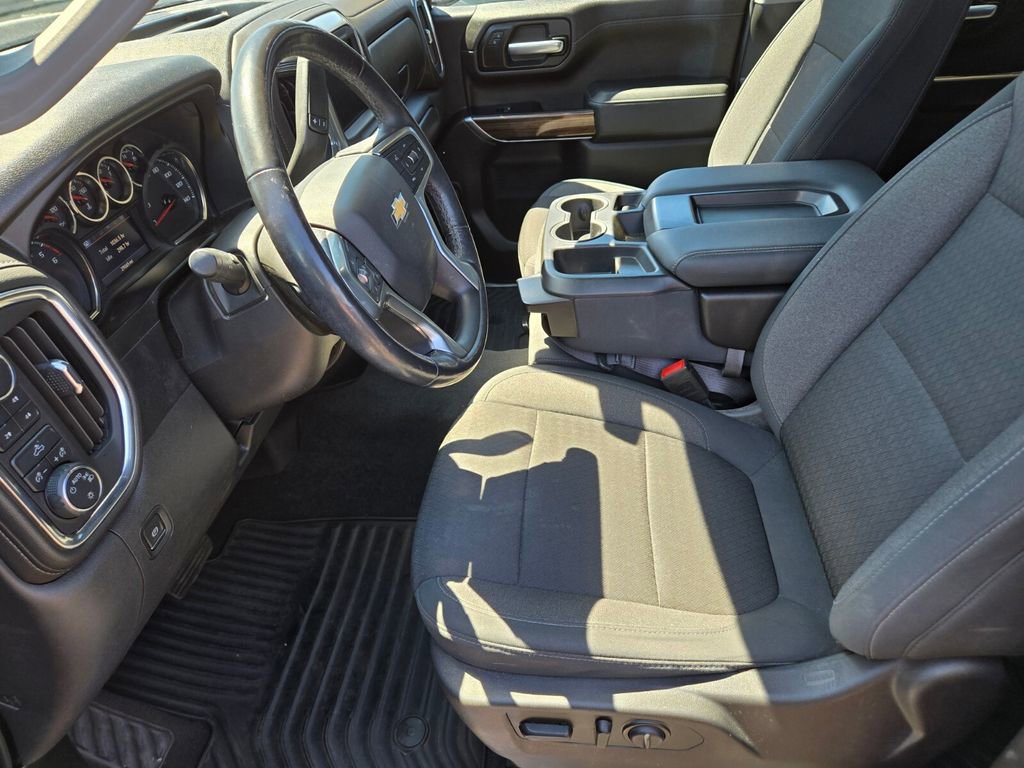 2020 Chevrolet Silverado 1500 LT photo 4
