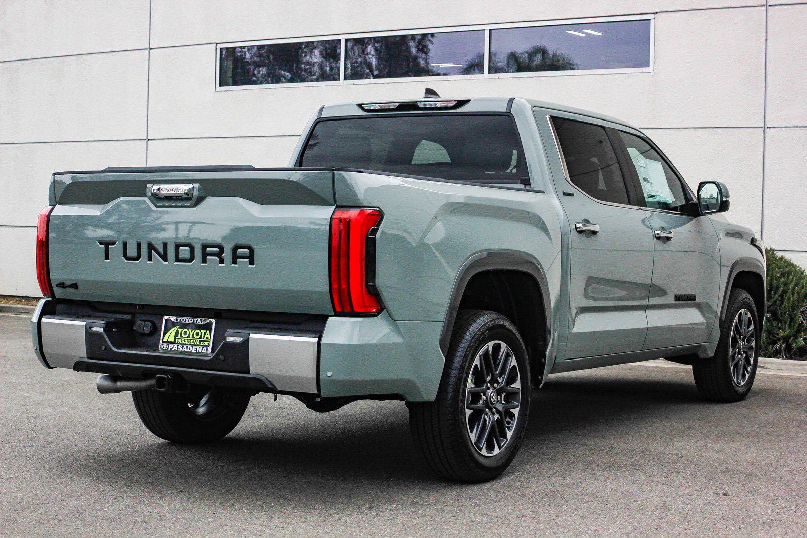 2025 Toyota Tundra Limited photo 6