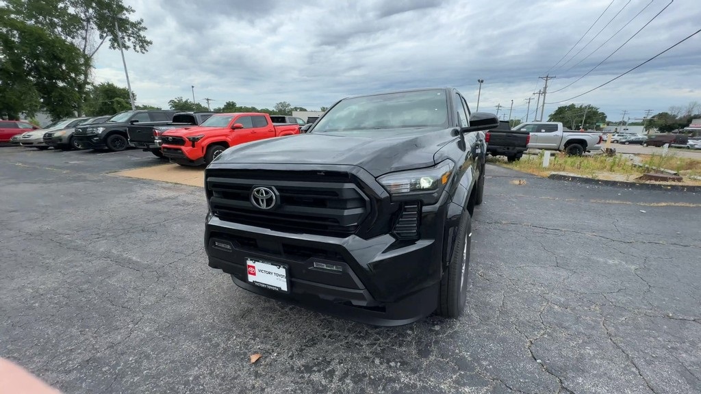 2025 Toyota Tacoma SR5 4x4 Double Cab photo 3