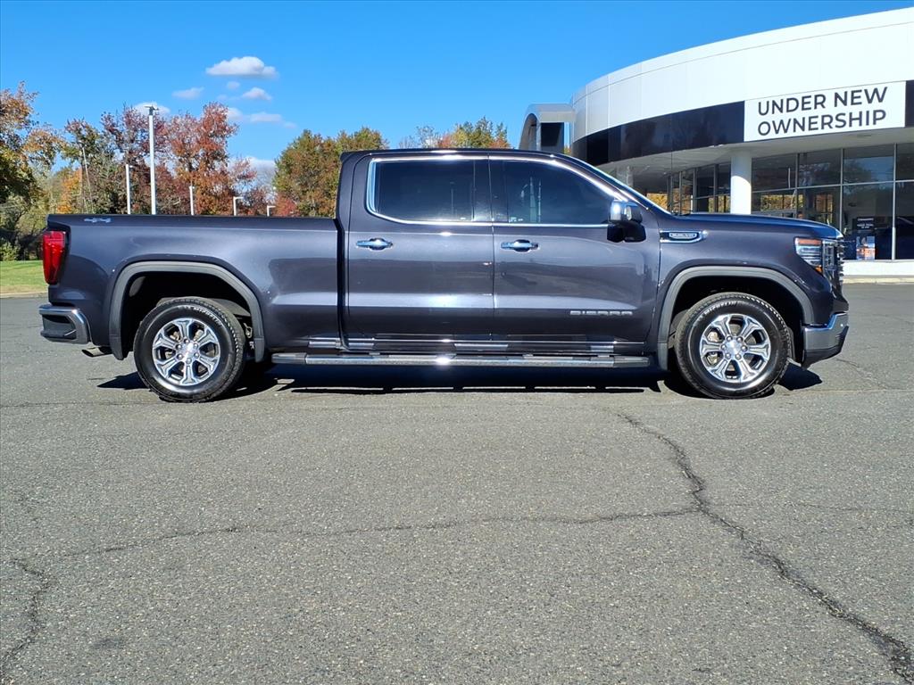 2022 GMC Sierra 1500 SLT's photo