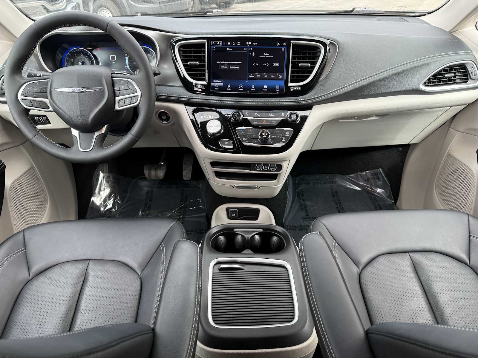 2024 Chrysler Pacifica Touring L photo 19