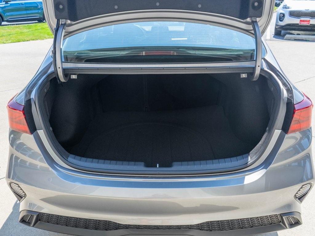 2024 Kia Forte LXS photo 27