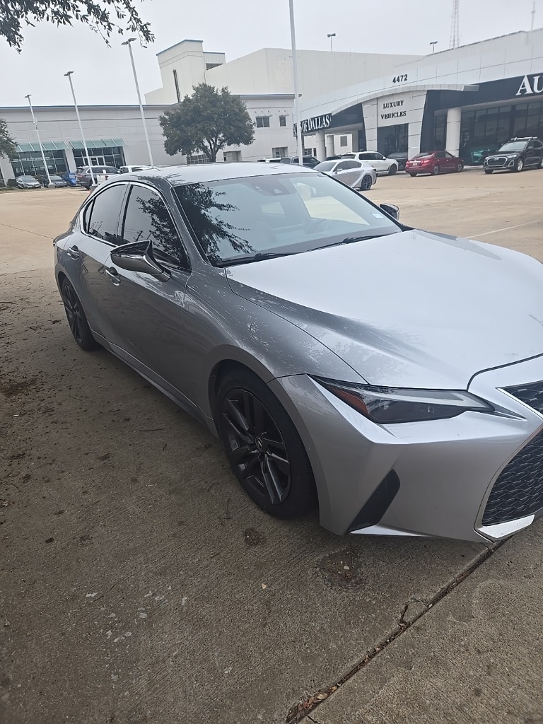 2021 Lexus IS 300's photo