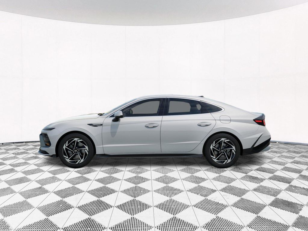2026 Hyundai Sonata SEL Sport photo 2