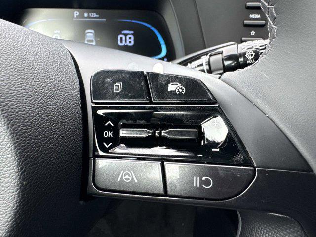 2025 Hyundai Elantra SEL Sport photo 20